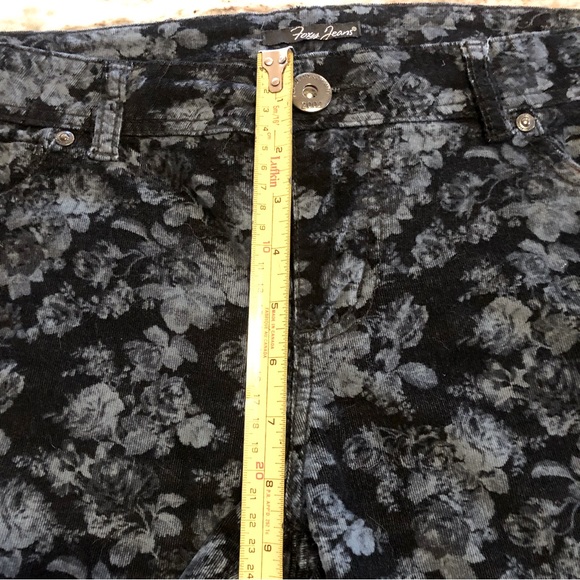 ☀️ Foxy Jeans Corduroy Black&Floral Pants Size 29 - Picture 5 of 9